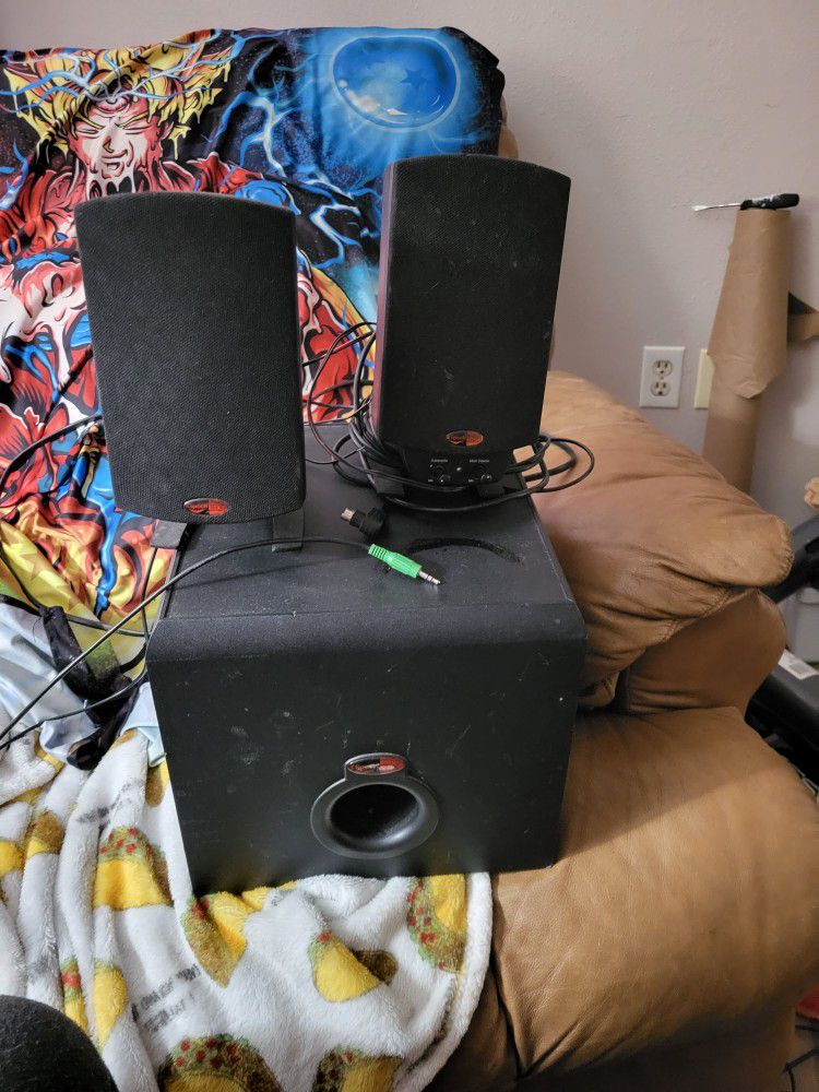 Klipsch 2.1 Thx 3 Piece Speaker/Sub Combo 