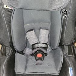 Graco Car Seat With Base (NEW)