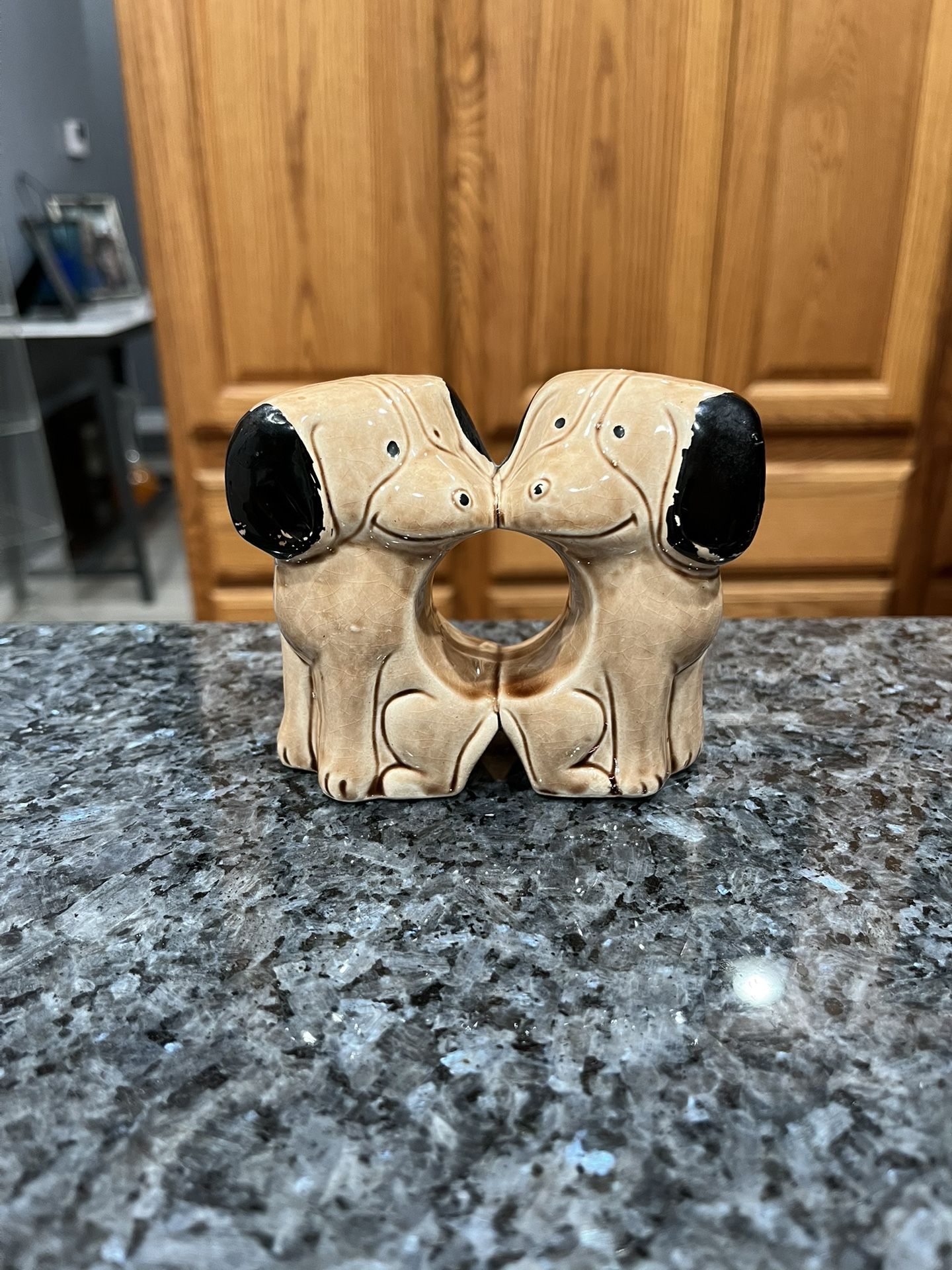 Vintage Retro Dogs Dual Salt & Pepper Shaker Set. Japan is on the bottom. Preowned the ears have some paint wear due to age.