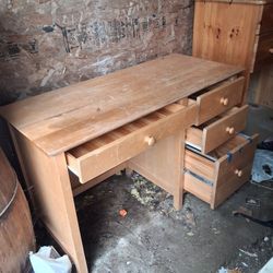 free desk in Tacoma