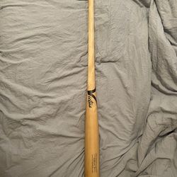 Victus 34” Wood Bat