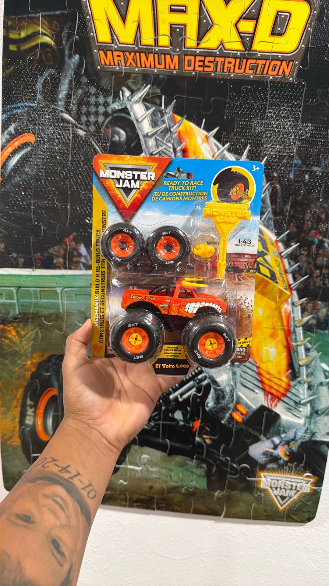 El Toro Loco Monster Jam mechanix