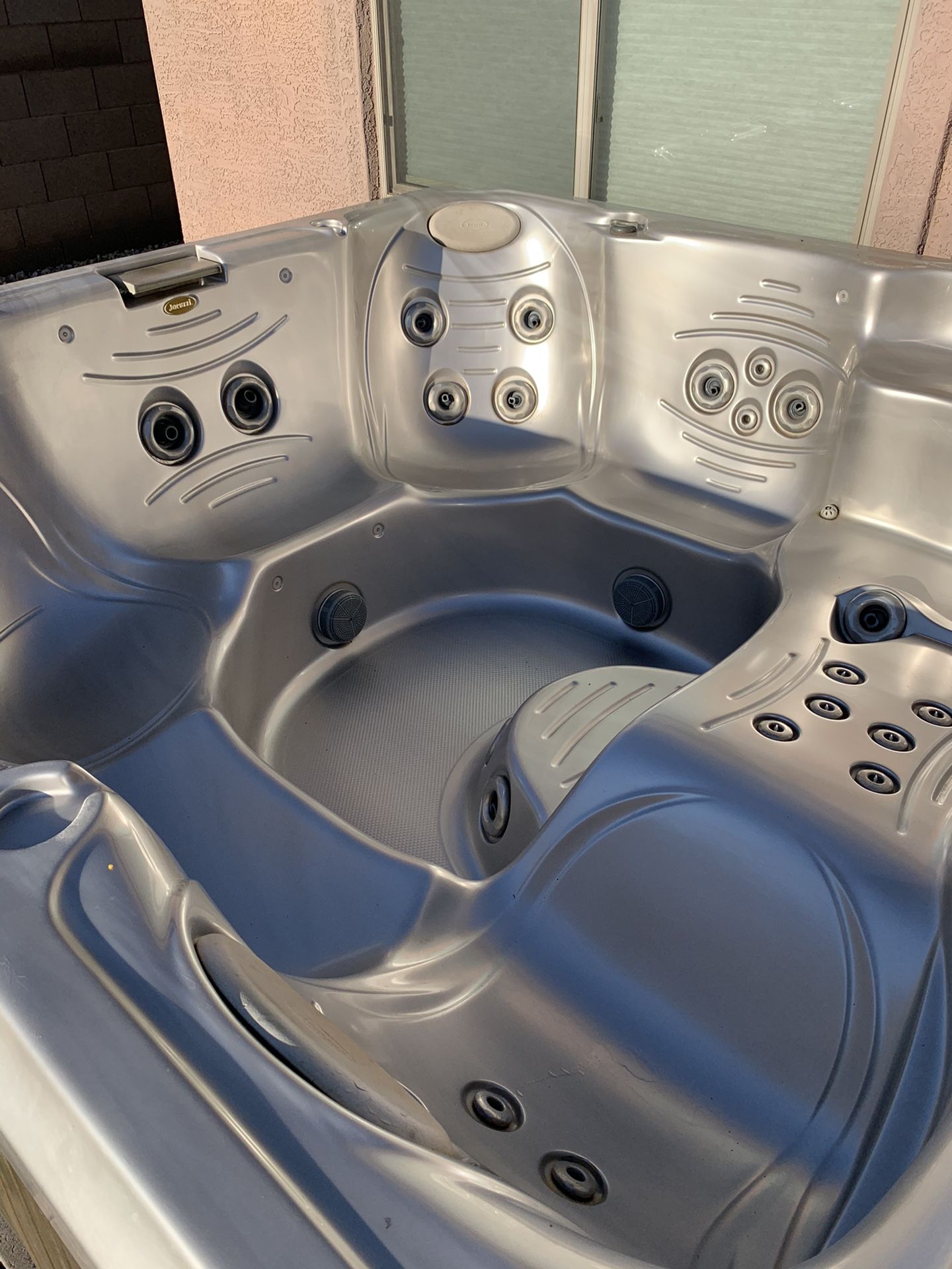 Jacuzzi brand hot tub spa for Sale in Goodyear, AZ OfferUp