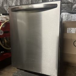 Never Used Frigidaire 24 In Dishwasher 