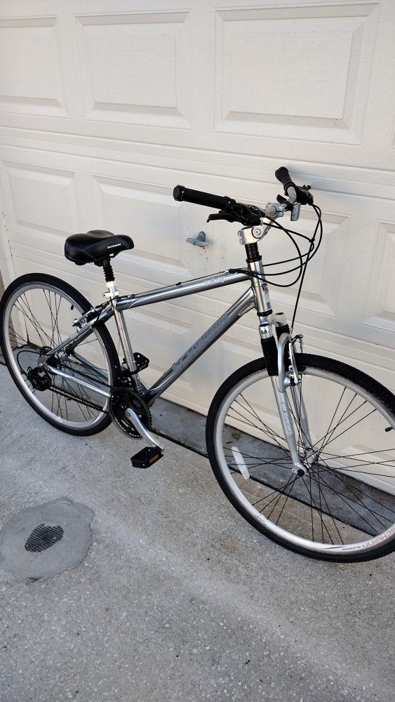 Schwinn Hybrid Bike 