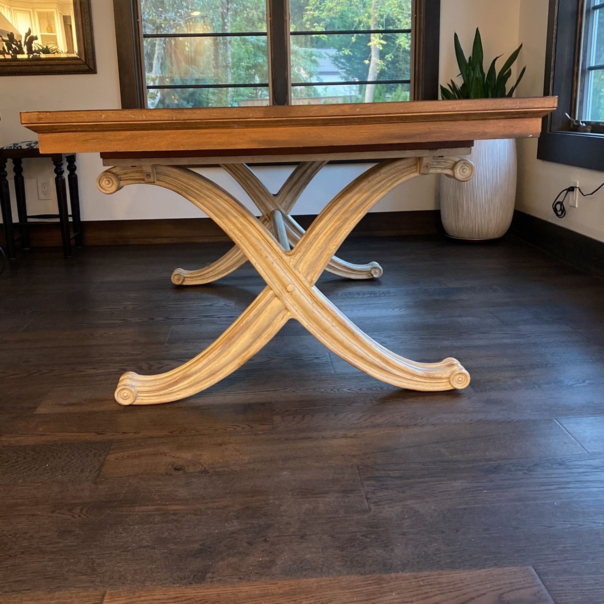 Beautiful  Hooker Sanctuary Trestle Dining Table In Perfect  Condition 