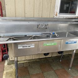 3-compartment Sink With Sprayer