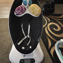 4 Moms Mamaroo