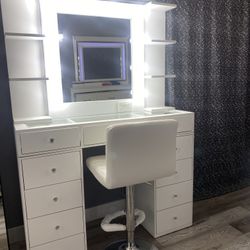 White Vanity w/Lights and Drawers and 2 Towers (Included a Free Stool White or Black) 👍90 days FREE FINANCING ❗ 