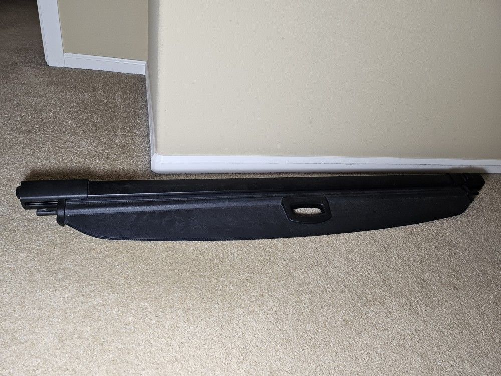 Mercedes-Benz Cargo Cover  - Black