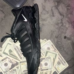 Reax Nikes Size 10