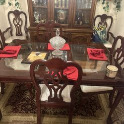 Dinning Table 