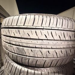 275/50/21 Dunlop Grand Trek 80-90% Tread (2)
