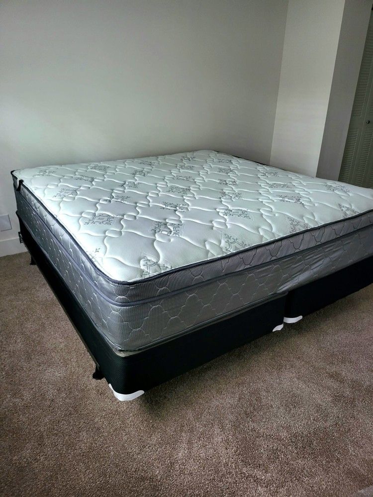 NEW Pillowtop KING mattress & BOX spring. Bed frame not included on offer