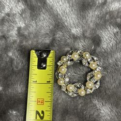 Vintage KNOCK OFF of Richelieu Brooch