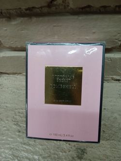 victoria secret bombshell