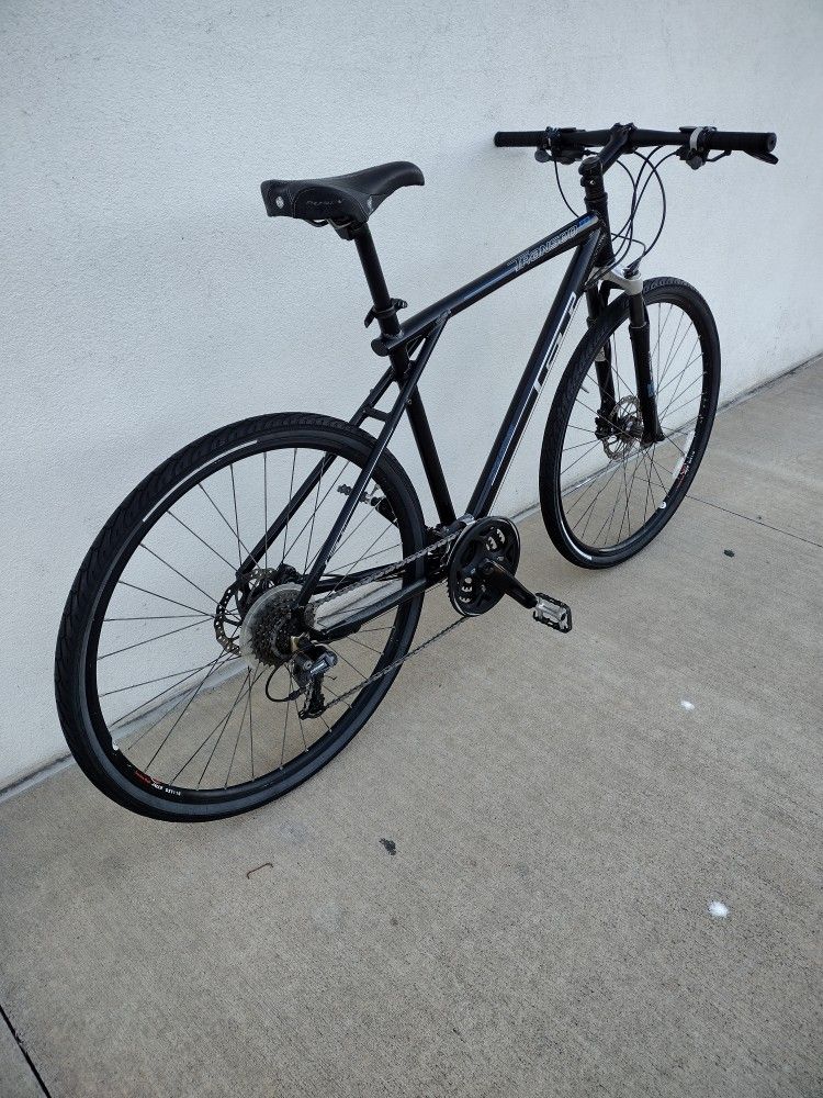 GT Transeo 2.0 Front Suspension 24 Speed Hybrid Bicycle Comfort Bike