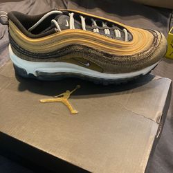 Nike Air Gold / Women 