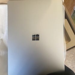 Microsoft Surface Laptop Go