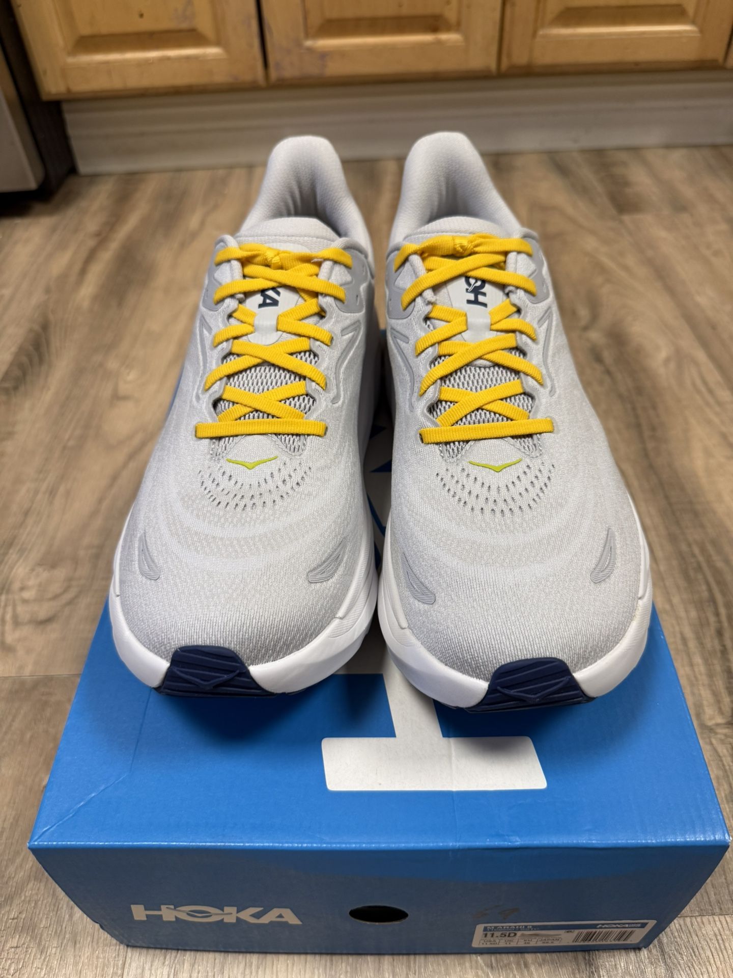 HOKA Arahi 8 Running Shoes Size 11.5M