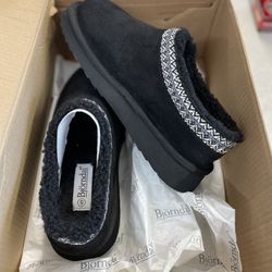 Women’s Slippers 