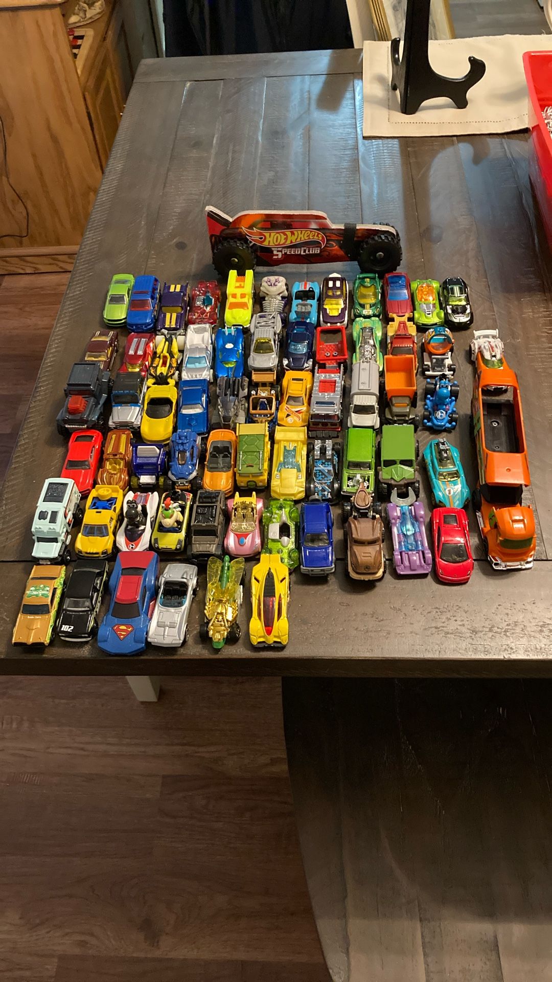 65pc Hot Wheels & Matchbox Cars