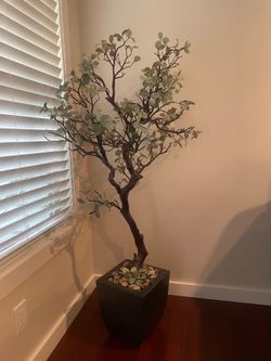 Artistic decorative tree