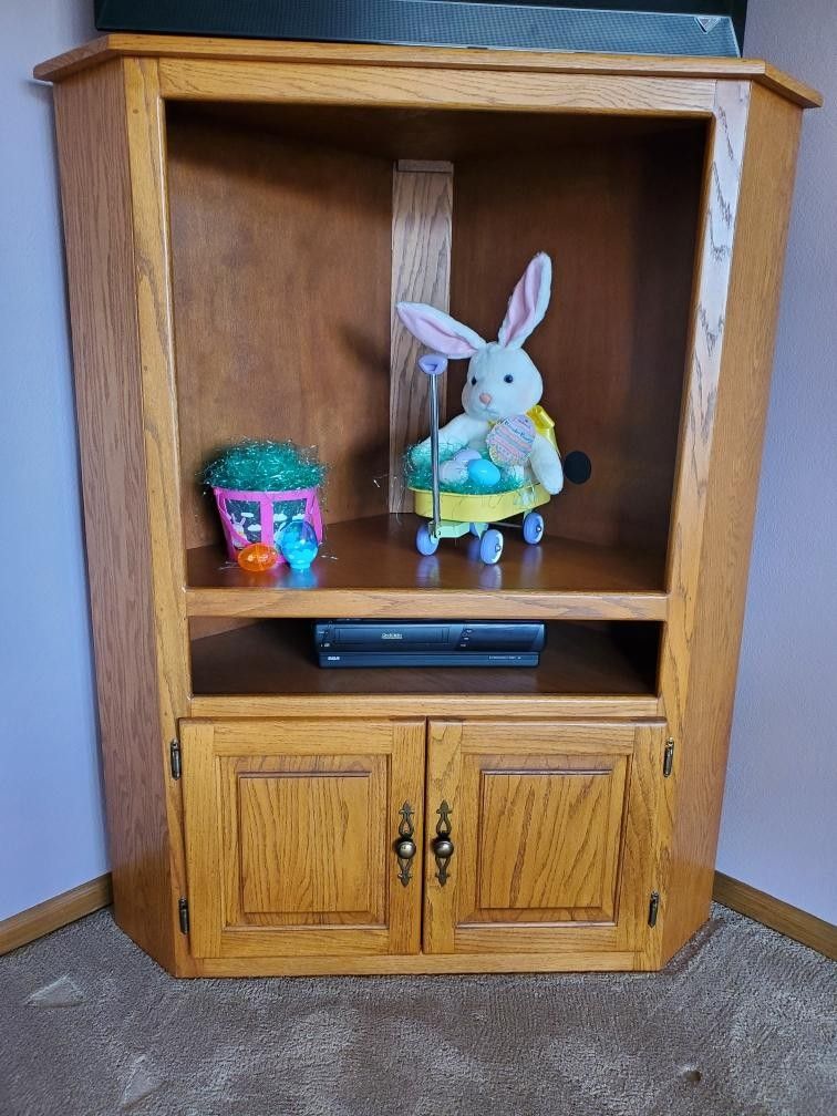 corner tv hutch