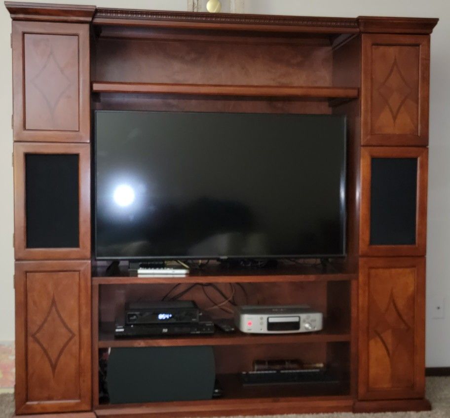 Solid Cherry Entertainment Ctr 71x68x18