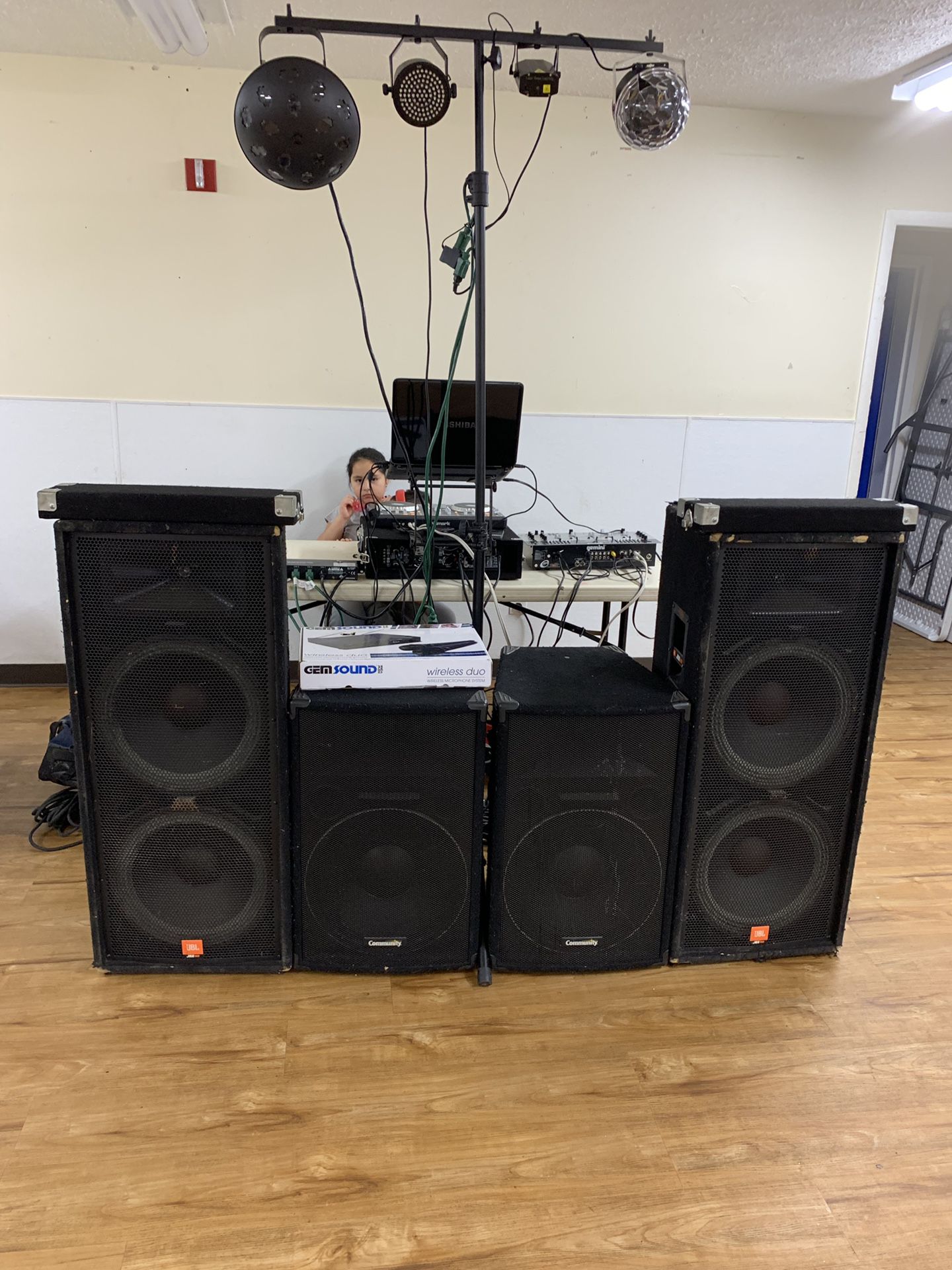 DJ equipment ///equipo para DJ