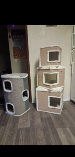 2 cat Towers for $100.00 Pickup 2-8:30 pm rainbow/charleston cash only read description