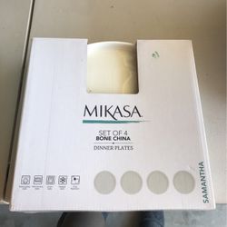 Dinner plated Set Of 4   Bone China 