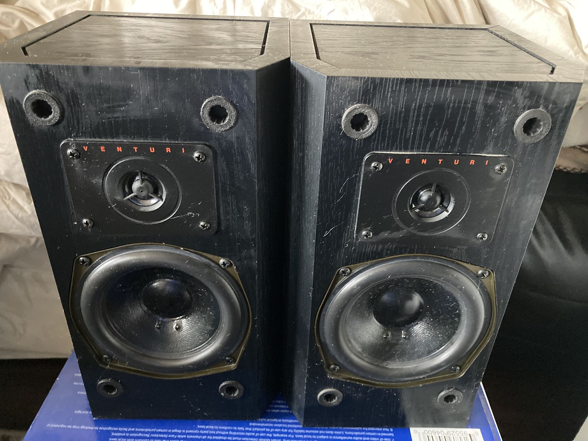 BIC Venturi V52 Bookshelf Speakers Home Theater Surround Sound.