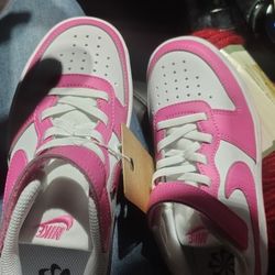 Nike  Size 1 Girls Shoes