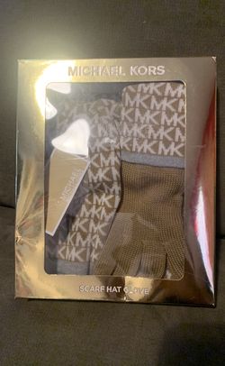 Michael Kors Scarf Glove And Hat Set