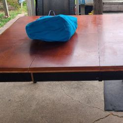 Table with 2 chairs pick up only
