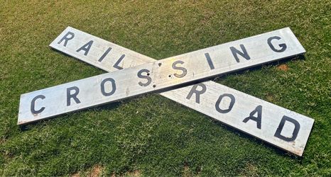 VTG RAILROAD CROSSING CROSSBUCK SIGN