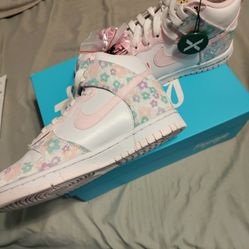 Doernbecher Jordan 1's Women's Size 6 BRAND NEW MINT CONDITION 