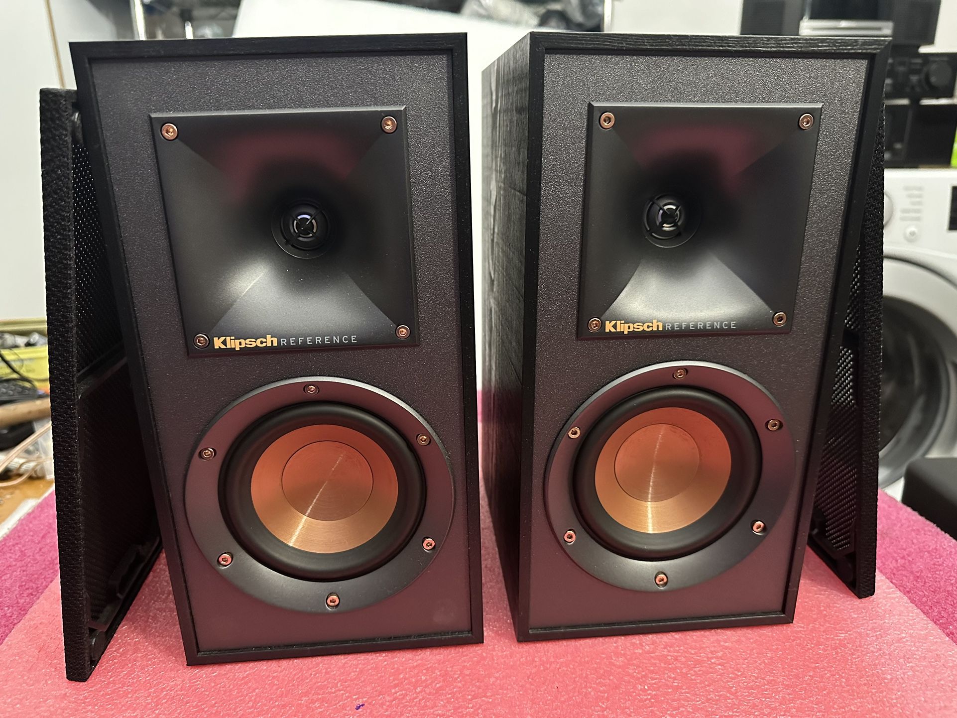 Klipsch R-41M Bookshelf Speakers-Excellent