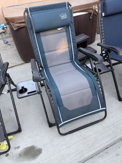 Zero Gravity Lounge Chairs