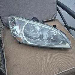 2004-2005 Honda Civic Front Right Passenger Side Headlight