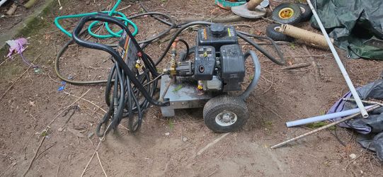 M-T-M 2700 psi gas pressure washer