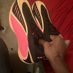 Anthony Edward’s Basketball Shoes