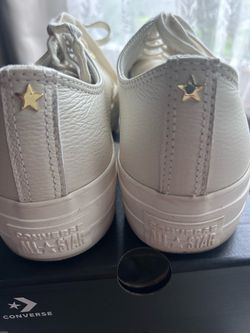 Converse women’s platform white leather sneaker with gold size 10.5