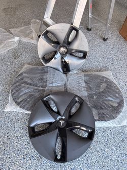 ***LIKE NEW*** Original Tesla Model 3 18" Aero Wheel Covers Hubcaps - Set of 4