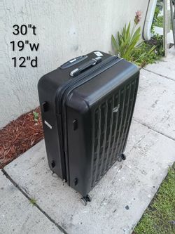 Large Samsonite Luggage on Wheels