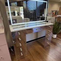 Mirrored Bluetooth Make Up Vanity