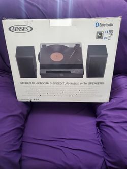 Jensen Stereo Bluetooth 3 speed Turntable w/Speakers JTA-315