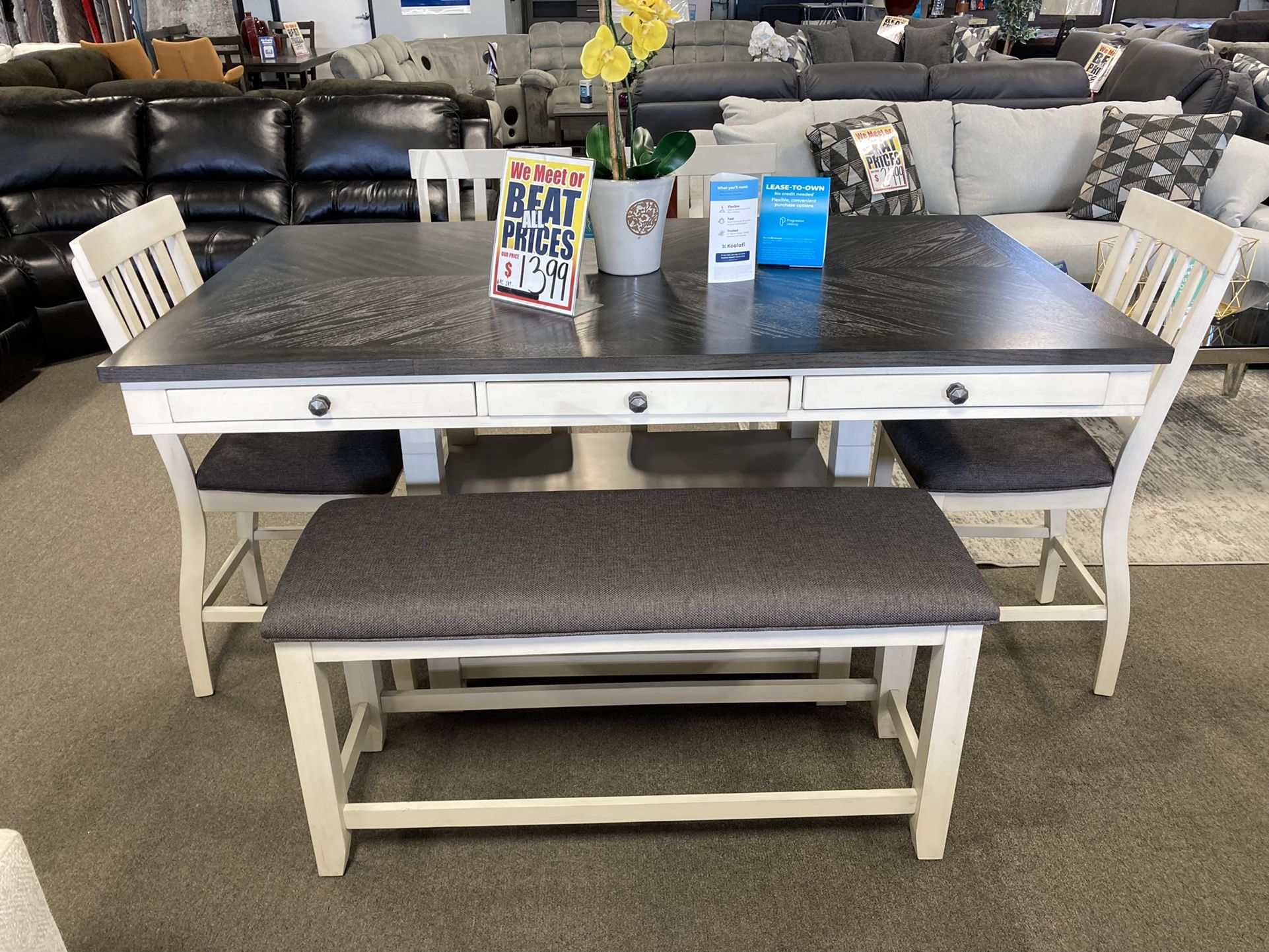 Lovely Dining Set ✨💛 Easy Financing Available ✨✅