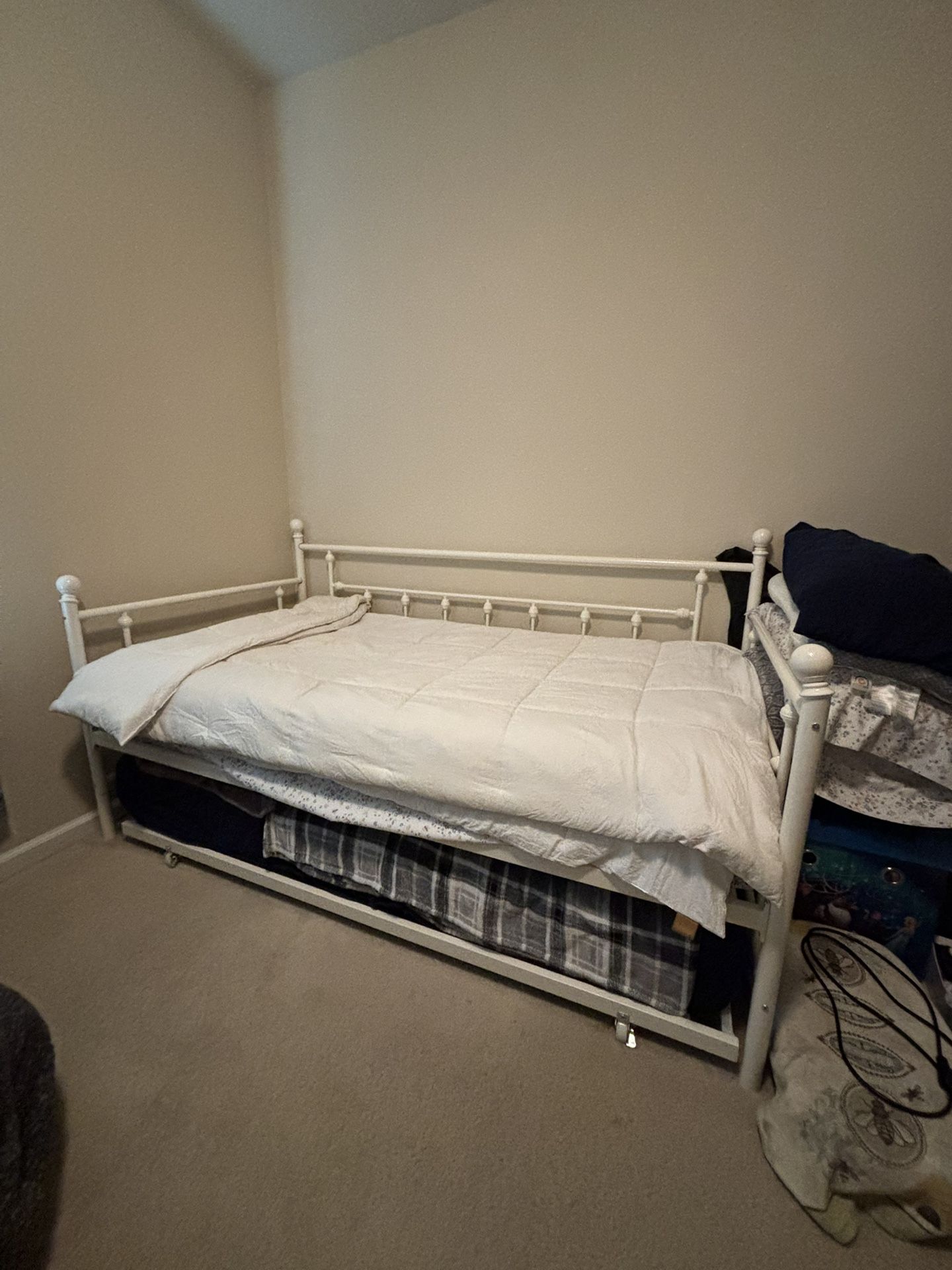 White Metal Day Bed Frame 